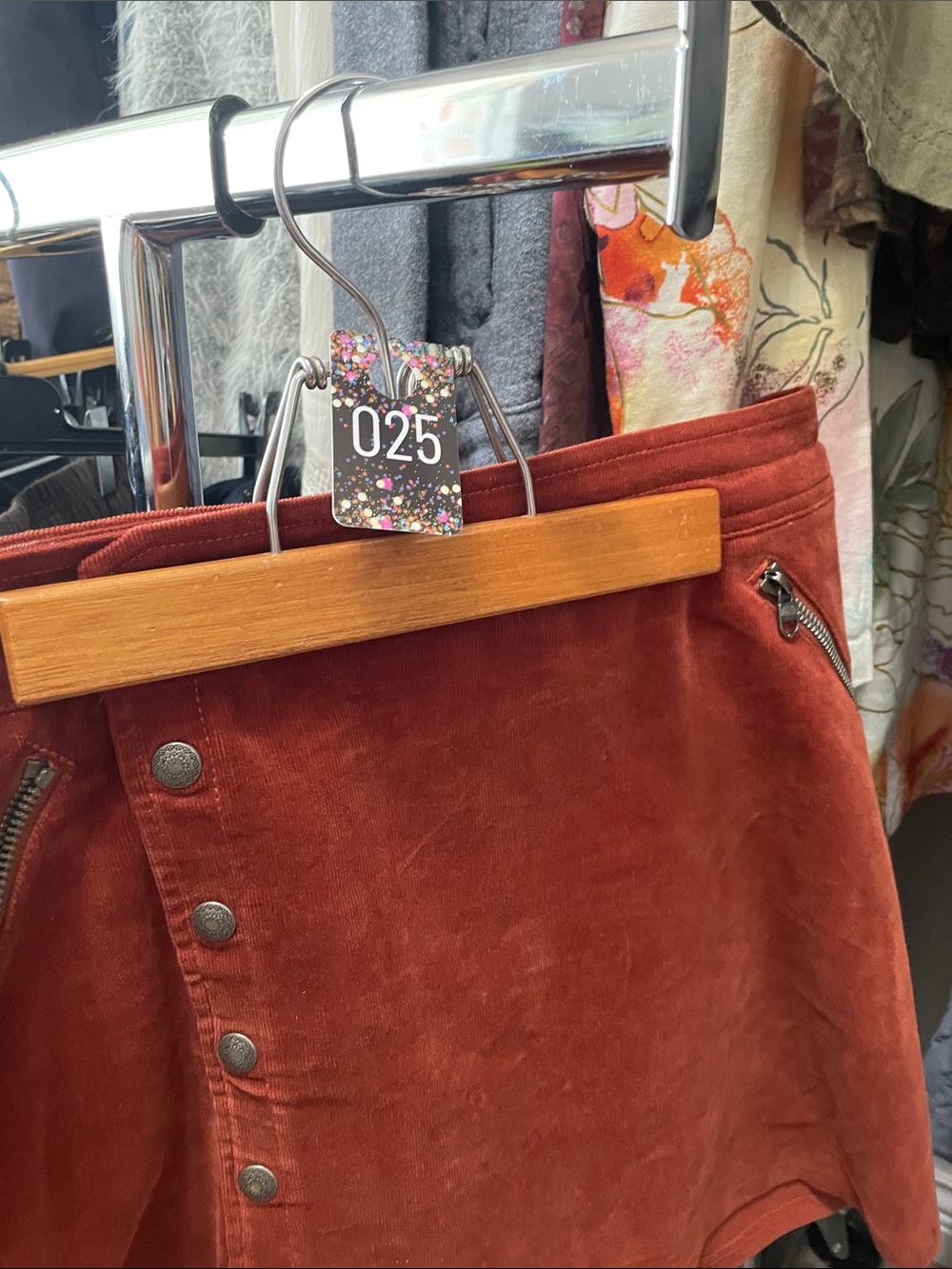 SOLD 26. KÜHL WOMEN’S RUST CORDUROY MINI SKIRT SIZE 8 BUTTON ZIPPER POCKETS - Picture 10 of 10